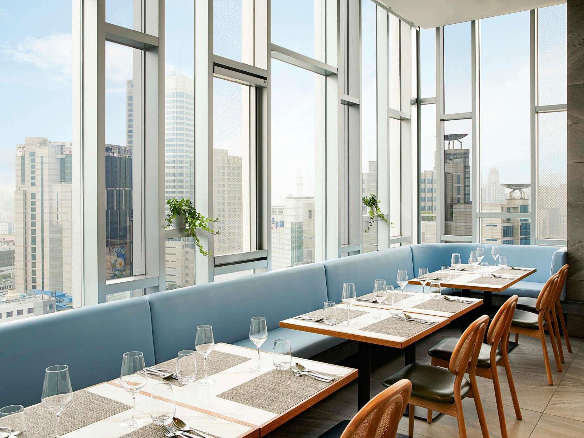 Novotel Ambassador Dongdaemun & Residences Hotel 5*