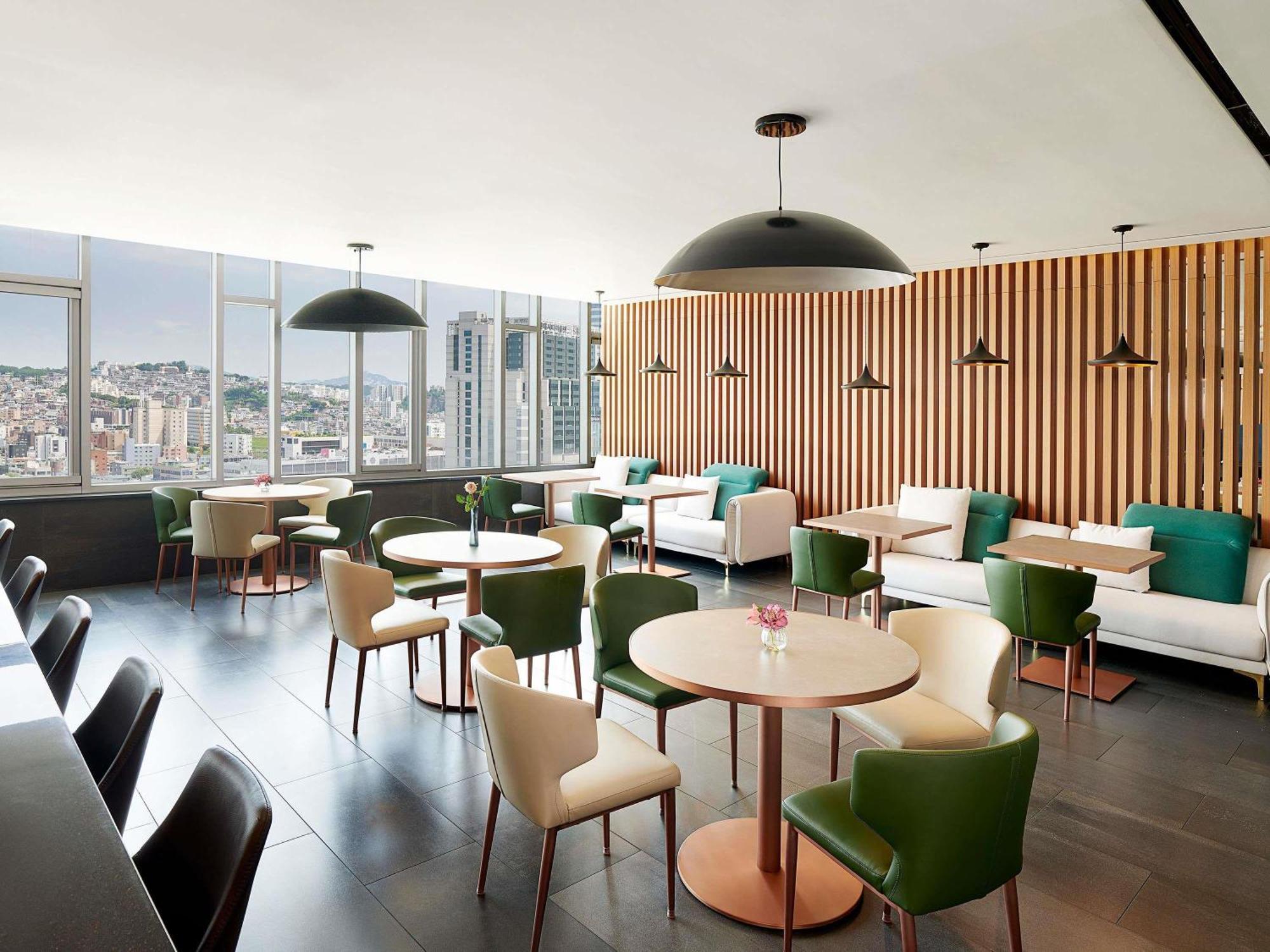 Novotel Ambassador Dongdaemun & Residences Hotel 5*