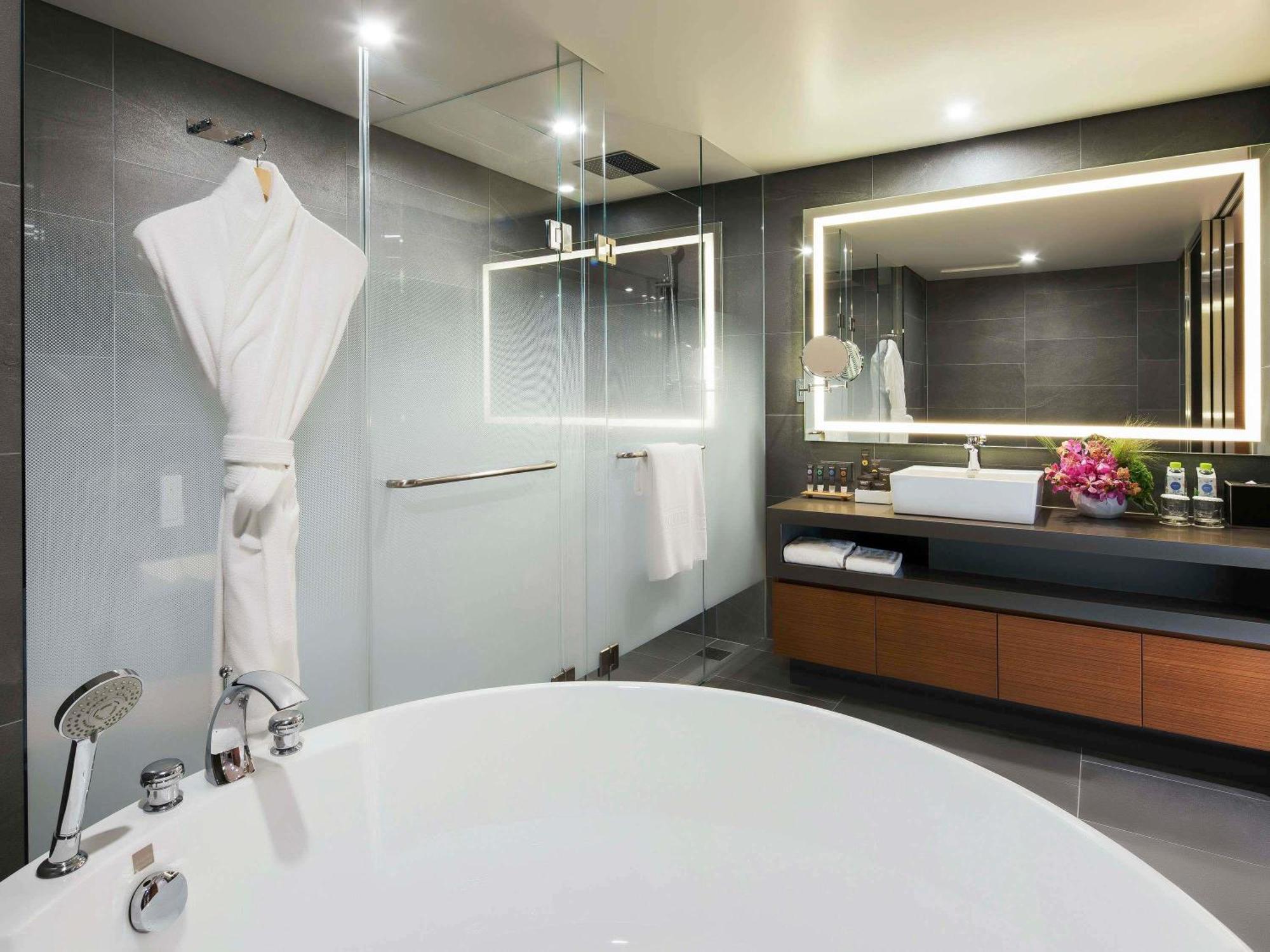 Novotel Ambassador Dongdaemun & Residences 5*